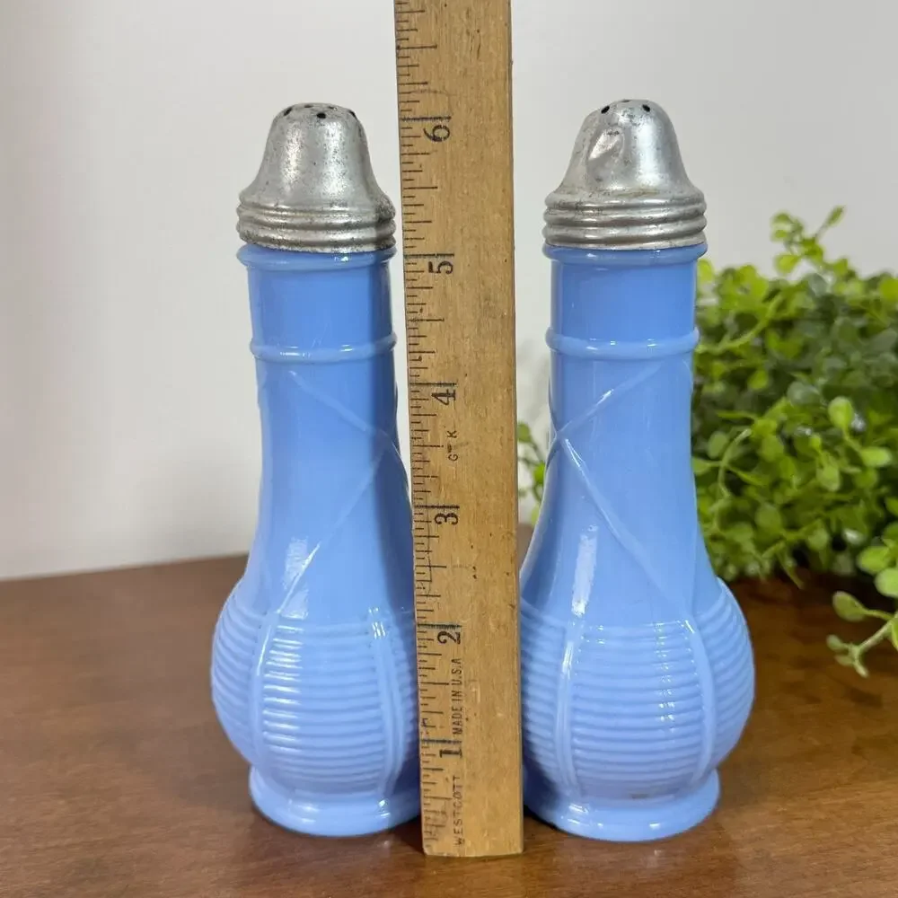 Jeannette vintage glass